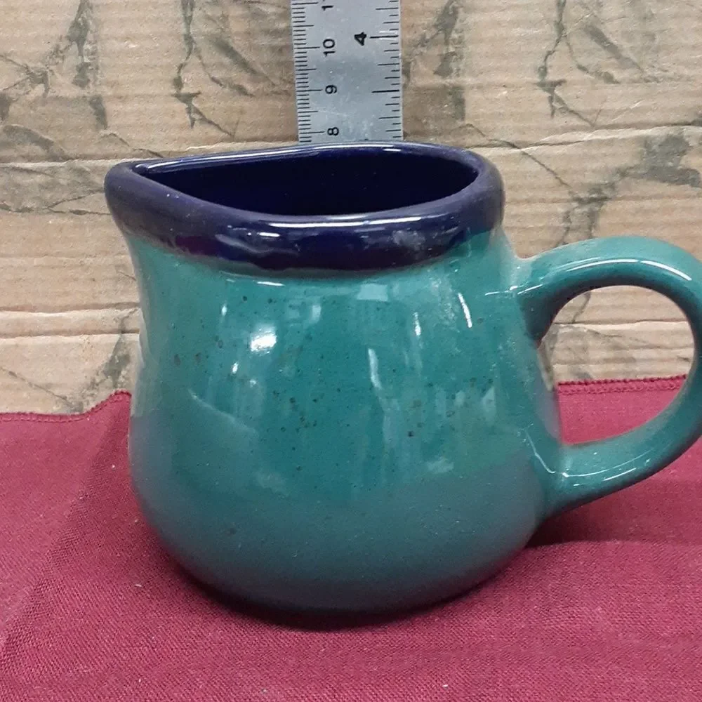 4 pc serveware bundle of Queens Hooker baking dish Denby pottery pitcher, & more